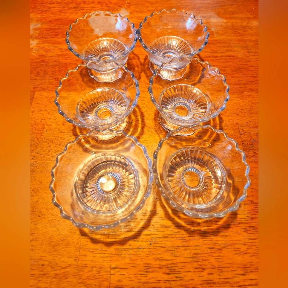 6 clear glass vintage dessert bowls